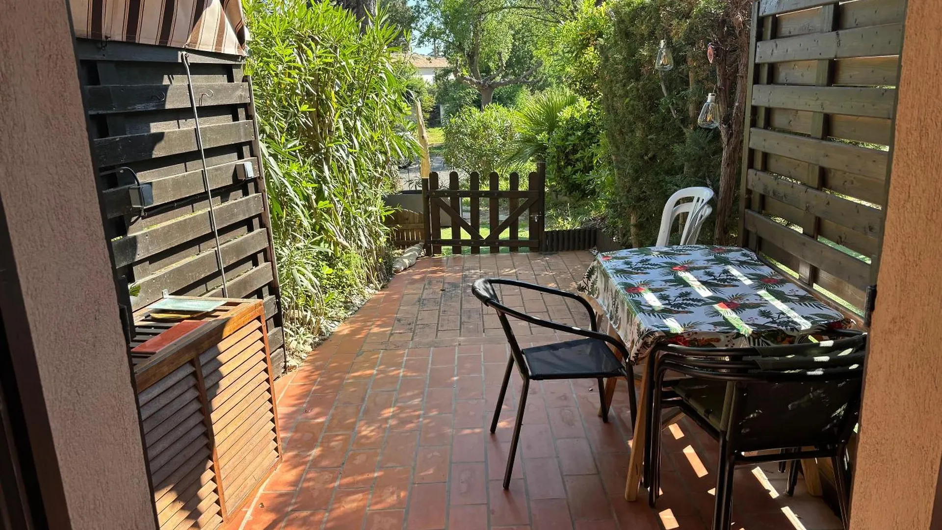 Apartment Rez-De-Jardin Proche Plage La Celle-sous-Gouzon